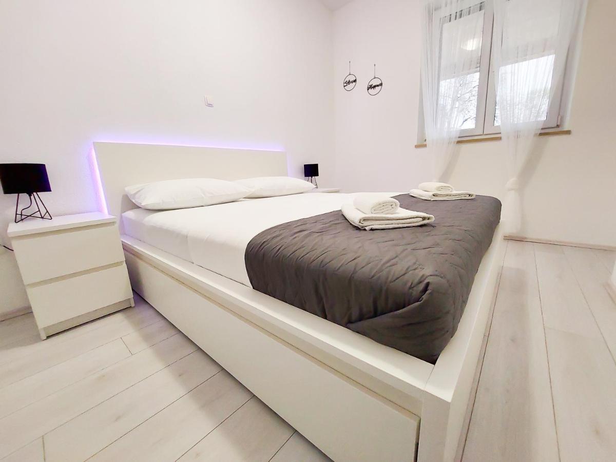 Apartment Bol - Sea, Sand And Happiness Εξωτερικό φωτογραφία