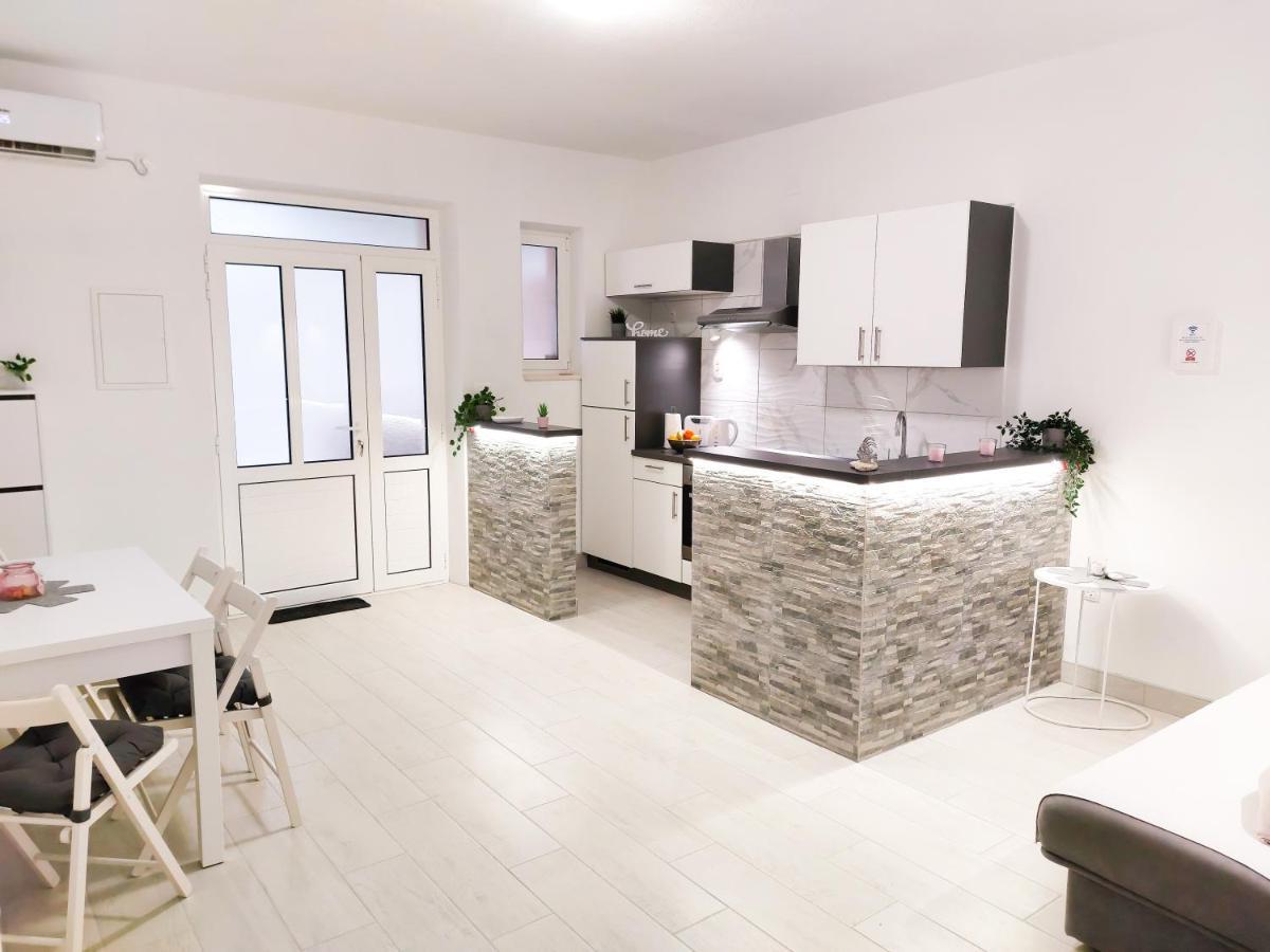 Apartment Bol - Sea, Sand And Happiness Εξωτερικό φωτογραφία